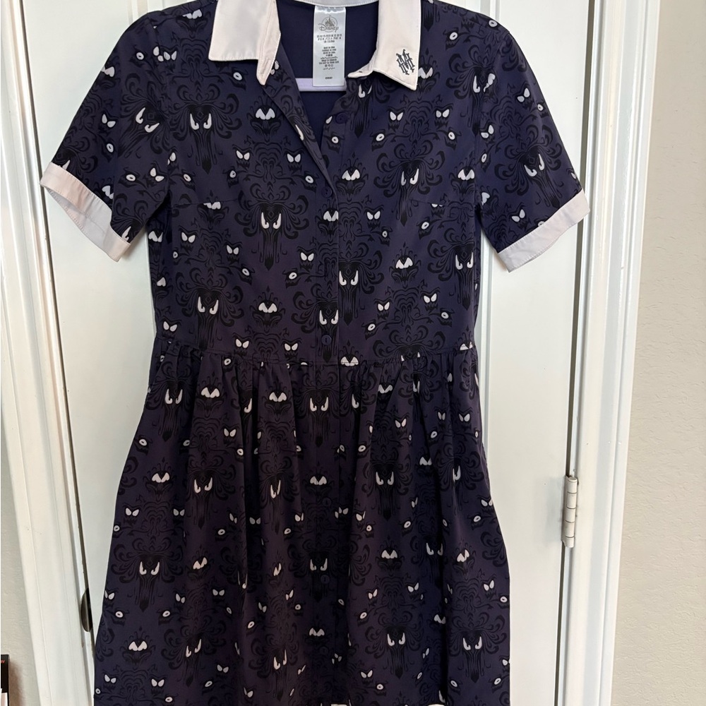 Disney Haunted Mansion dress women’s size XS. Excellent condition.